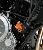 Topes anticaída R19 Puig 22103N para Triumph Daytona 660 (24)