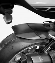 Extensión guardabarros trasero Puig 9913J para Yamaha YZF-R1 (2015 - 2024)