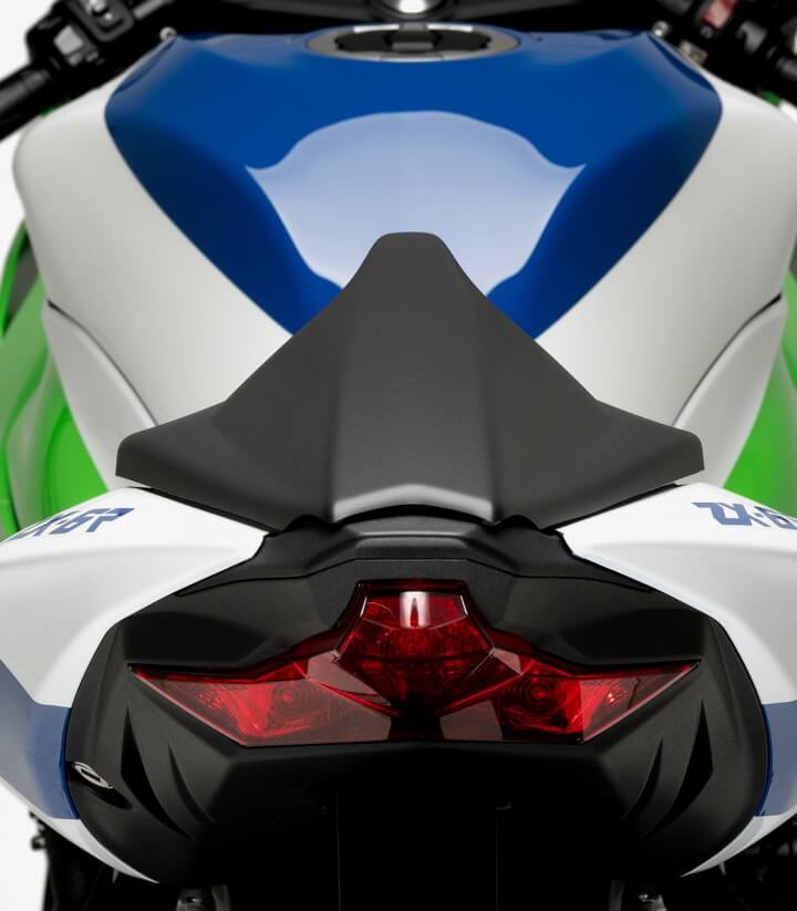 Colín Kawasaki ZX-6R Ninja (24-25) Puig Negro mate 21977J