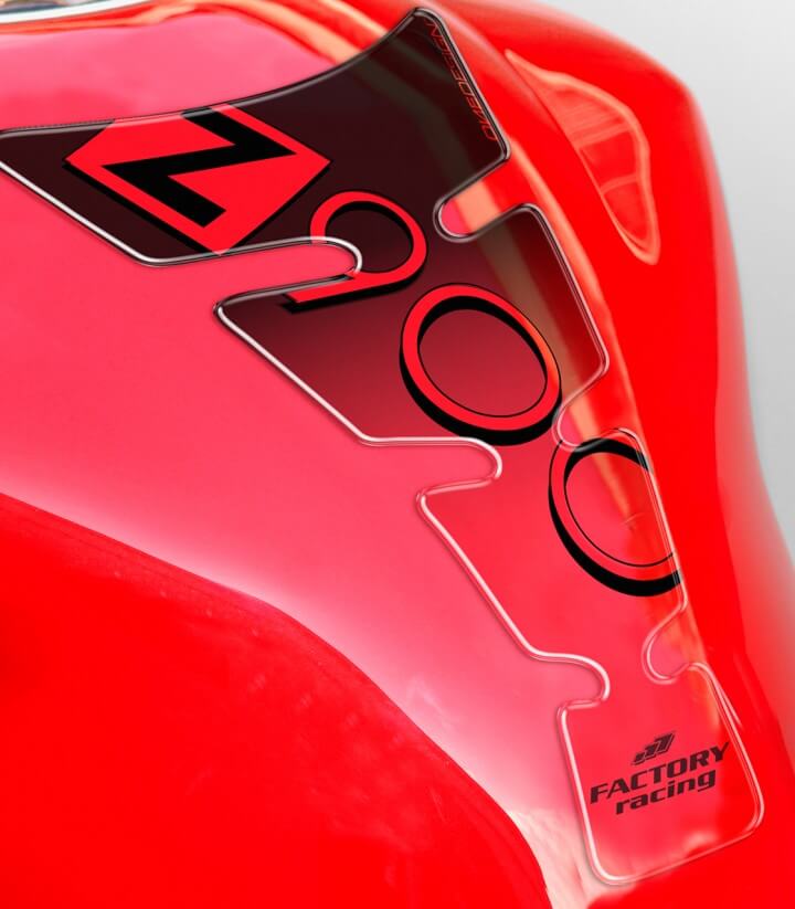 Protector depósito Kawasaki Z900 Puig Spirit Negro 9307N