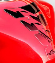 RR Racing Puig Spirit Black Tank Pad 4224N