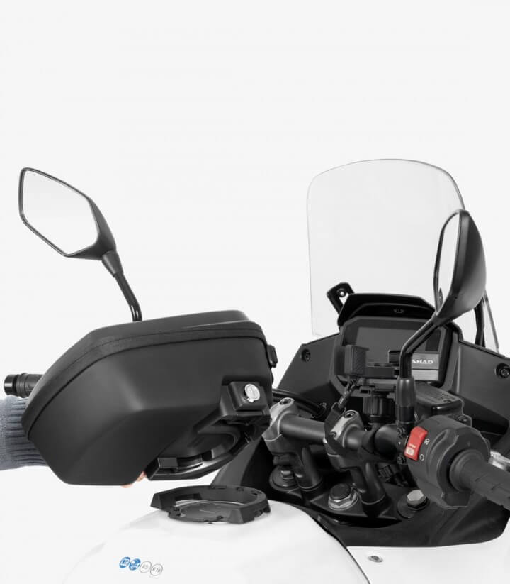 Kit fijación bolsa SHAD Click System B010CS para varios modelos de Benelli y Keeway