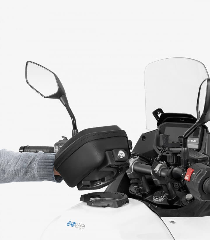 Kit fijación bolsa SHAD Click System M010CS para Moto Morini Seiemmezzo STR (22-25), X-CAPE 649 (22-25)