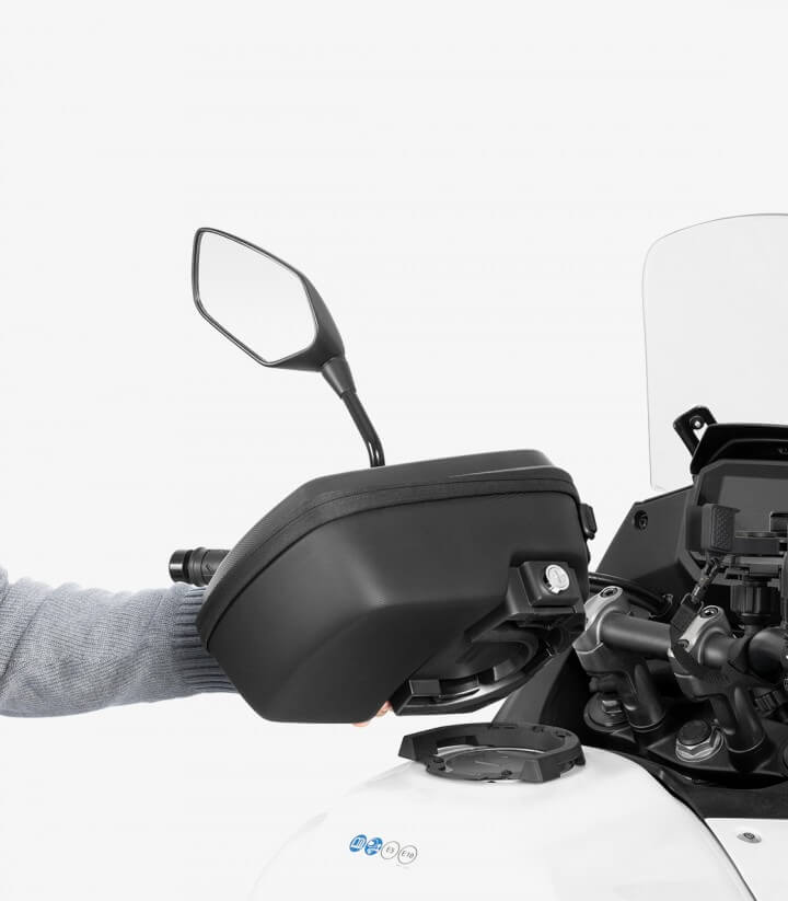 Kit fijación bolsa SHAD Click System T010CS para varios modelos de Aprilia, Triumph, Benelli y más