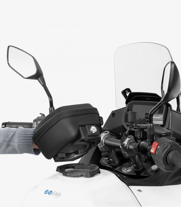 Kit fijación bolsa SHAD Click System T011CS para varios modelos de Ducati, KTM y Triumph