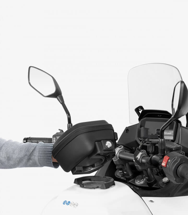 Kit fijación bolsa SHAD Click System W013CS para BMW G310GS/R (17-25)