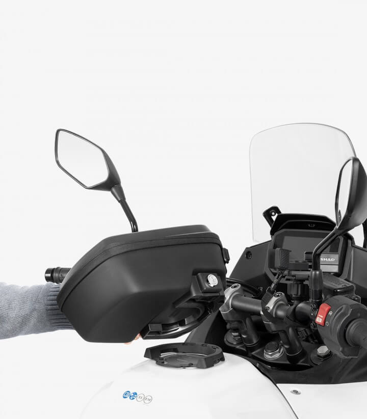Kit fijación bolsa SHAD Click System W013CS para BMW G310GS/R (17-25)