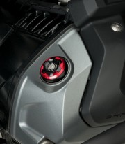 Tapón Cárter Track Puig Rojo 20345R para varios modelos de BMW