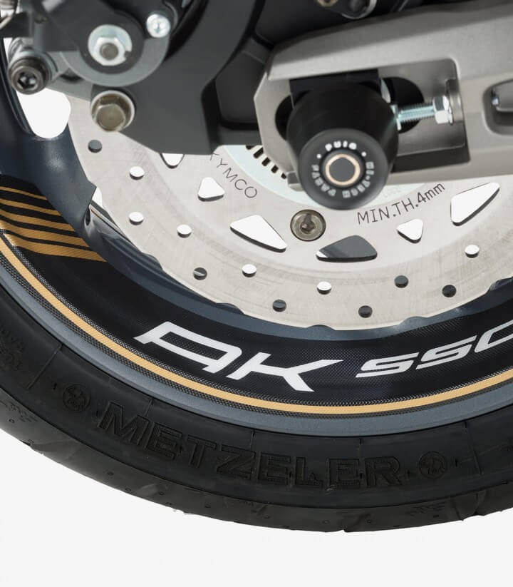 Tiras de llantas Kymco AK 550 especiales de Puig color Oro