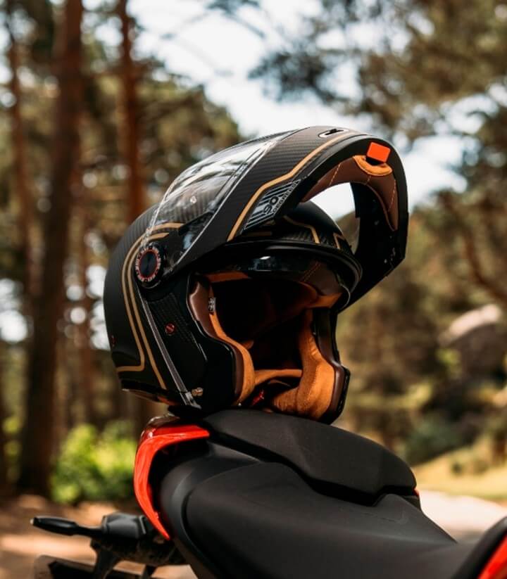 By City 90 Degrees Full-Face Helmet Gold Carbon