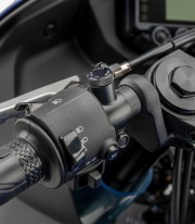 Tapón Embellecedor Rosca Retrovisor Puig Negro 21804N para varios modelos de Honda, Husqvarna, Kawasaki, KOVE, Triumph y Yamaha