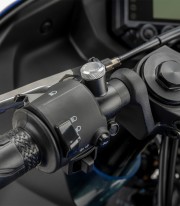 Tapón Embellecedor Rosca Retrovisor Puig Plata 21804P para varios modelos de Honda, Husqvarna, Kawasaki, KOVE, Triumph y Yamaha
