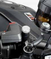 Tapón Embellecedor Rosca Retrovisor Puig Plata 21808P para varios modelos de Benelli, Honda, Kawasaki, KTM, Suzuki y Triumph