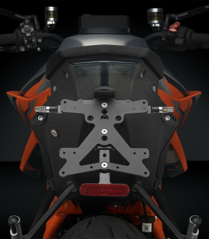 Portamatrículas Rizoma Fox KTM 1290 Super Duke R / EVO (22-23) PT692B