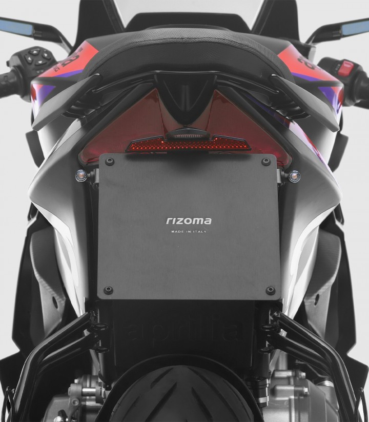 Rizoma Kennzeichenhalter Fox Aprilia RS 457 (24-26), Tuono 457 (25-26) PT803B