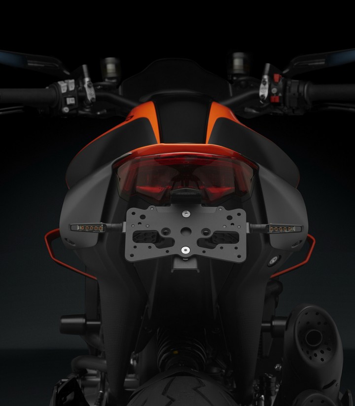 Rizoma Kennzeichenhalter Fox Ducati Hypermotard 698 Mono (24-26), Monster 937 (21-25) PTS541B