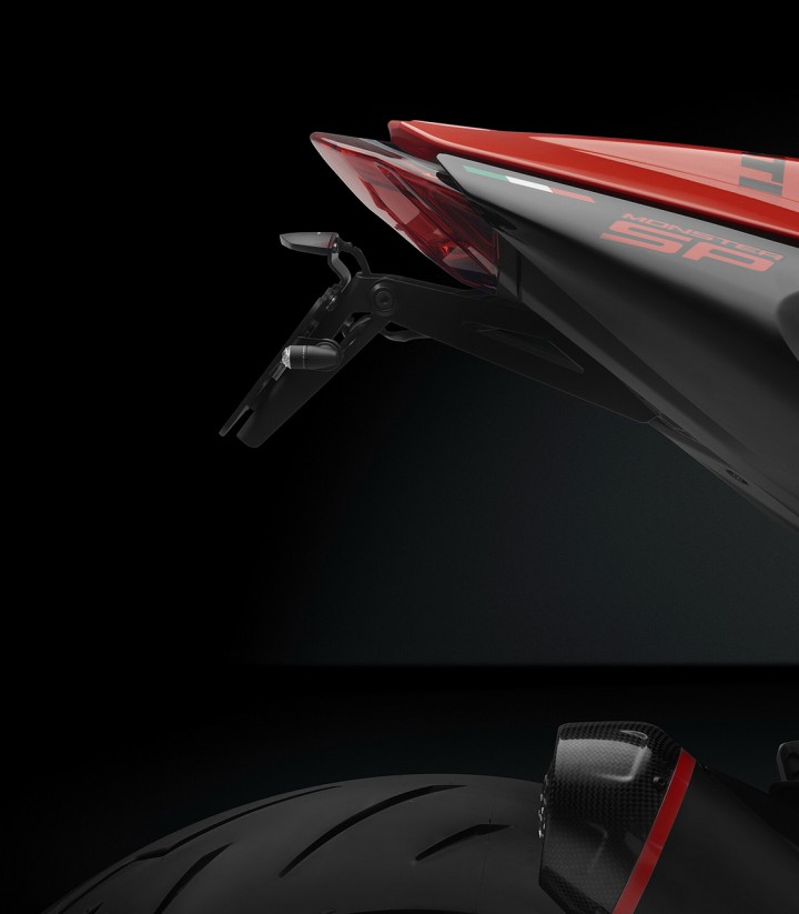Portamatrículas Rizoma Fox Ducati Hypermotard 698 / Monster 937 (21-25) PTS541B