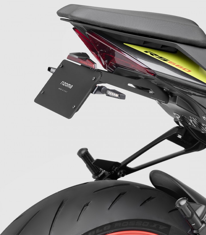 Portamatrículas Rizoma Fox Aprilia RS / Tuono 660 (21-25) PTS801B