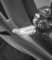 Rizoma Snake Footpegs PE615A Silver