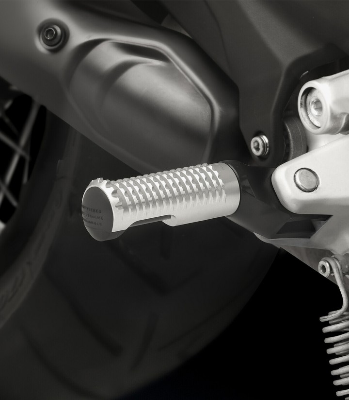 Kit Montaje Estriberas Piloto / Pasaejro Rizoma Ducati DesertX / Multistrada V2/V4 (21–26) PE725B