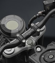 Torretas Rizoma en Negro Varios modelos de Aprilia, Ducati, MV Agusta, Triumph, Suzuki, Kawasaki, Yamaha y Husqvarna AZ402B