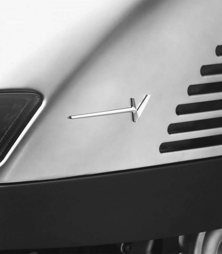 Rizoma Silver Side Icons ZVP043A for Vespa GTS, GTV, Sei Giorni (18-25)
