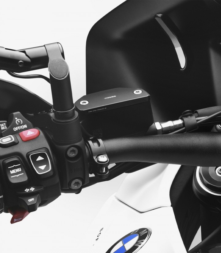 Tapa Depósito Rizoma Líquido Embrague Negra BMW R 1300 GS / Adventure (23–25) TP057B