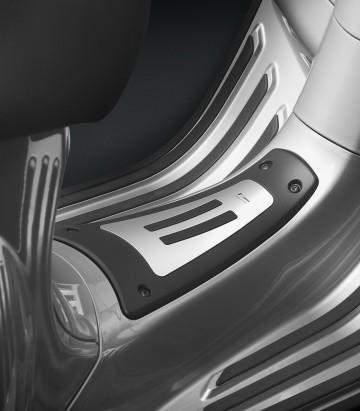 Rizoma Central Tunnel Cover in Silver for Vespa Elettrica / Primavera / Sprint (18-25) ZVP047A