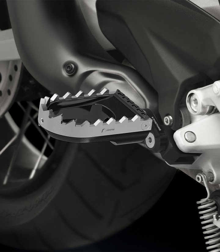 Kit Montaje Excéntrica Estriberas Rizoma Ducati DesertX (22-25), Ducati Multistrada V2/V2 S/V4/V4 S/V4 RS/V4 1000 S Sport (22-26