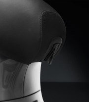 Gancho Porta Bolso Rizoma Negro Vespa Elettrica (18-24), Primavera, Sprint (18-25) ZVP041B