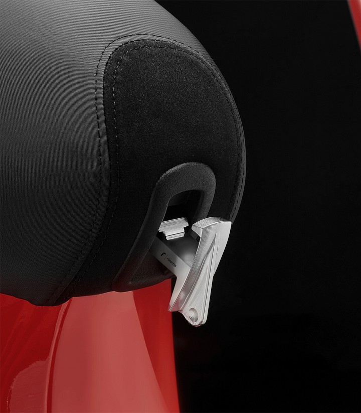 Rizoma Taschenhaken Silber Vespa Elettrica (18-24), Primavera (18-25), Sprint/Sprint Elettrica (18-26) ZVP041A
