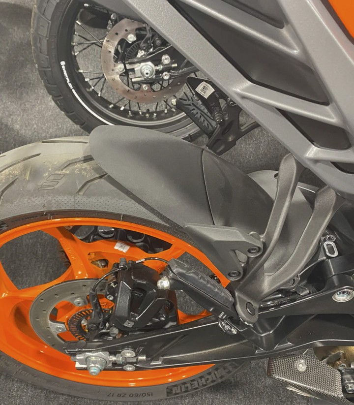 Extensión guardabarros trasero Puig 22503J para KTM 125 / 390 Duke (24-25)