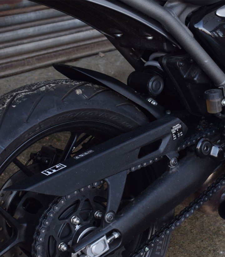 Extensión guardabarros trasero Puig 22351J para Triumph Speed 400 (24-25)