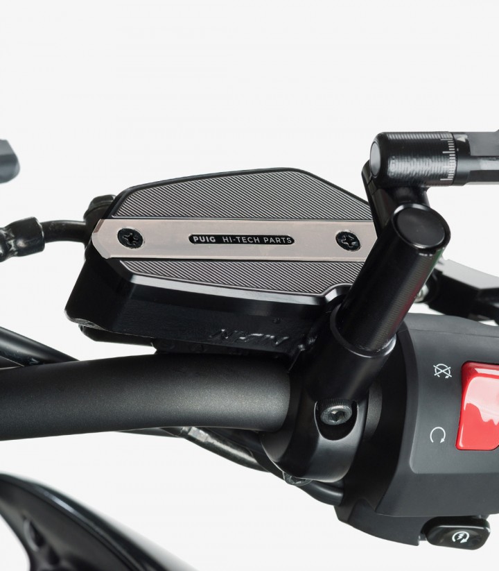 Tapa depósito líquido Freno Puig color Titanio 9275Y para varios modelos de Kawasaki