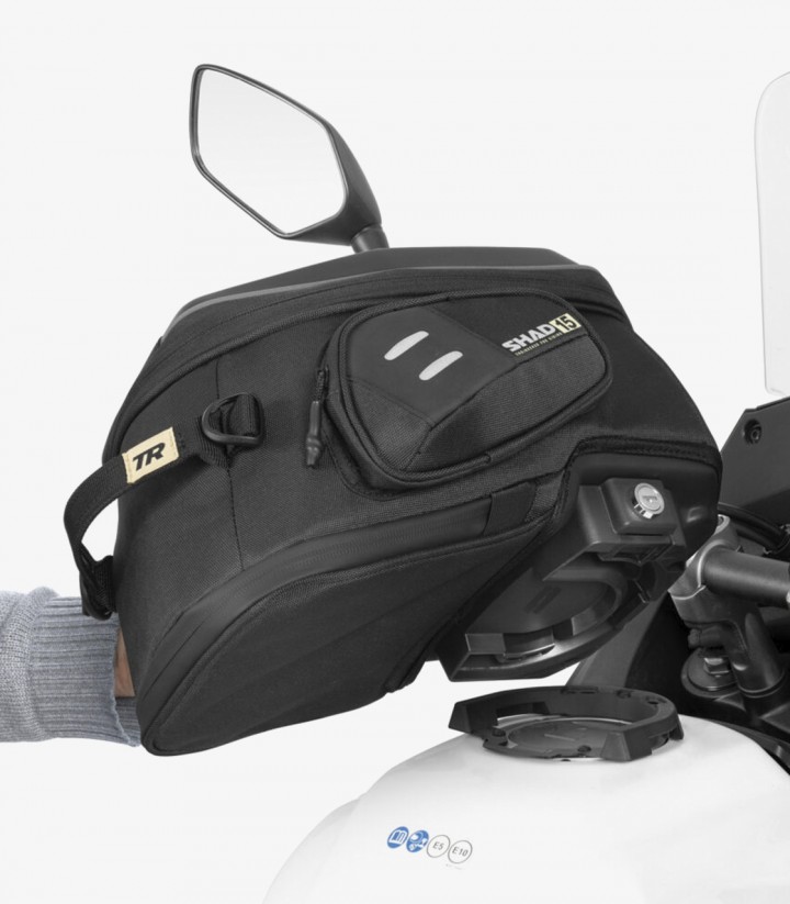 Kit fijación bolsa SHAD Click System C012CS para CF Moto 450 MT (23-26), 700MT / ADV (25-26)
