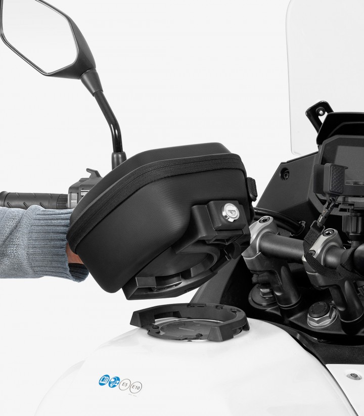 Kit fijación bolsa SHAD Click System C012CS para CF Moto 450 MT (23-26), 700MT / ADV (25-26)