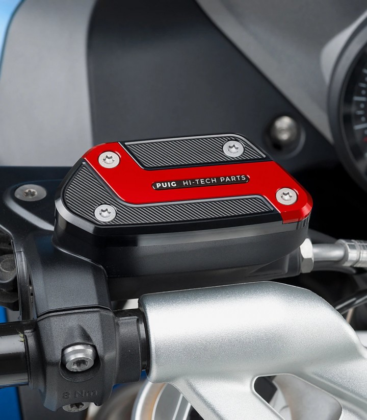 Tapa depósito líquido embrague Puig color Rojo 9282R para BMW R nineT, R1200GS / R / RS, R1250GS / GS Adventure / R / RS (13-25)