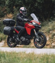 Maleta central SHAD SH51 Símil Carbono 51 Litros