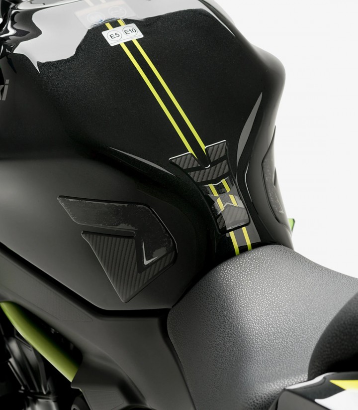 Protector depósito Kawasaki Z650 (17-25) Puig Símil carbono 9297C 9297C
