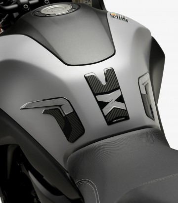 Protector depósito Yamaha Tracer 700 / 7 (16-24) Puig Símil carbono 9301C