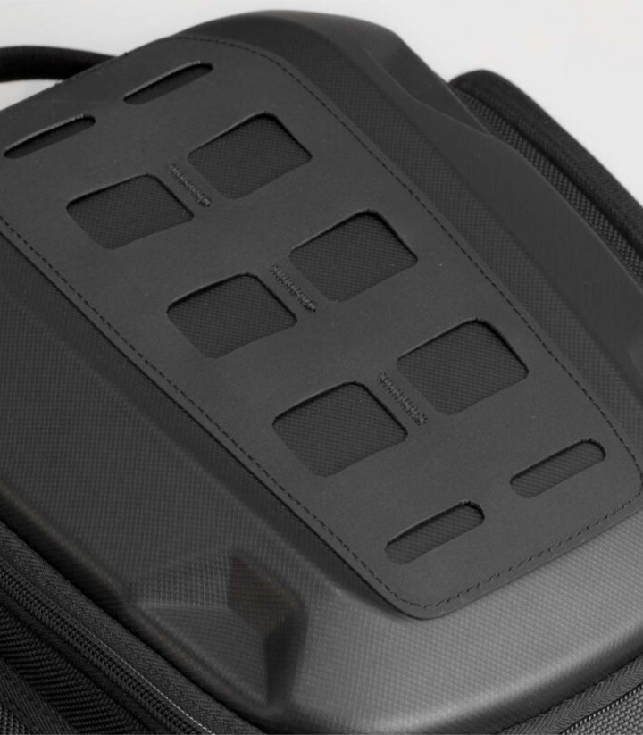 Tankrucksack Mit Gurten PRO Enduro 12-15 L Gurthalter. SW-MOTECH BC.TRS.00.112.30000