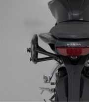 Soporte Lateral Izquierdo SLC Honda CB300R (18), CB125R (17-24) SW-MOTECH HTA.01.906.10000 HTA.01.906.10000
