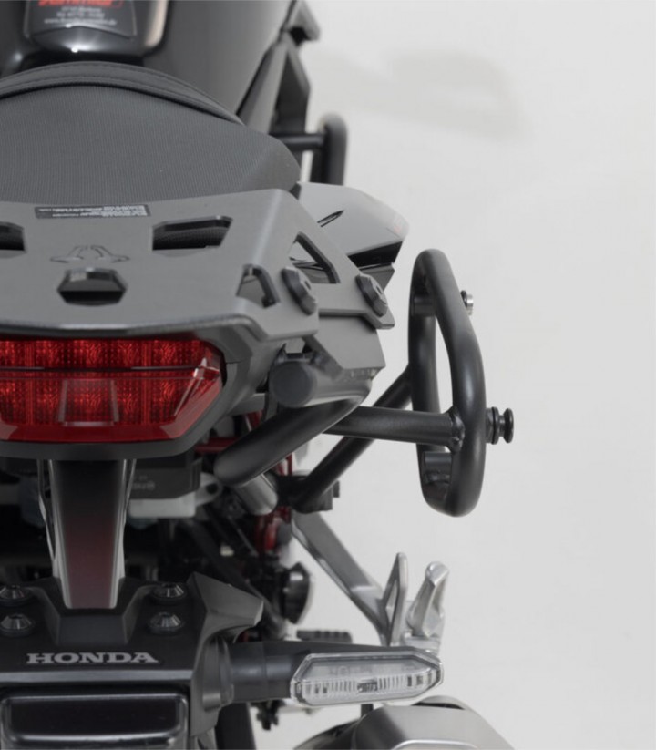 Soporte Lateral Derecho SLC Honda CB750 Hornet (22-24) SW-MOTECH HTA.01.971.11000 HTA.01.971.11000