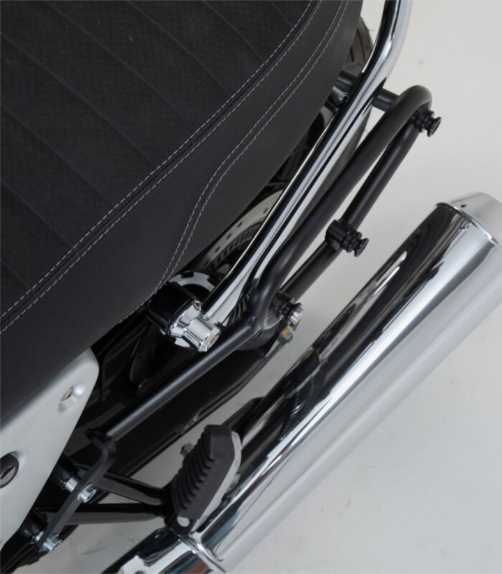 Soporte Lateral Izquierdo SLC Moto Guzzi V7 III (16-20) SW-MOTECH HTA.17.595.10001 HTA.17.595.10001