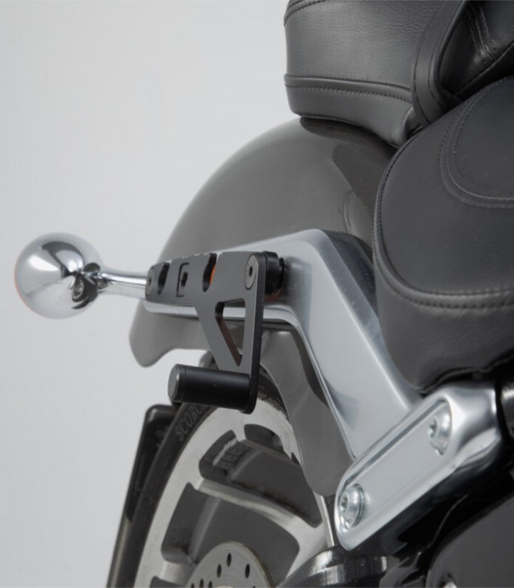 Soporte Lateral Derecho SLH LH1 Harley-Davidson Breakout / Fat Boy (17) SW-MOTECH HTA.18.682.10600 HTA.18.682.10600