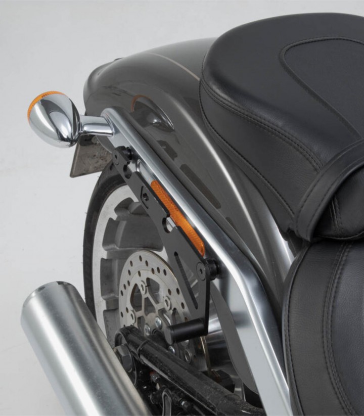 Soporte Lateral Derecho SLH LH1 Harley-Davidson Breakout / Fat Boy (17) SW-MOTECH HTA.18.682.10600 HTA.18.682.10600