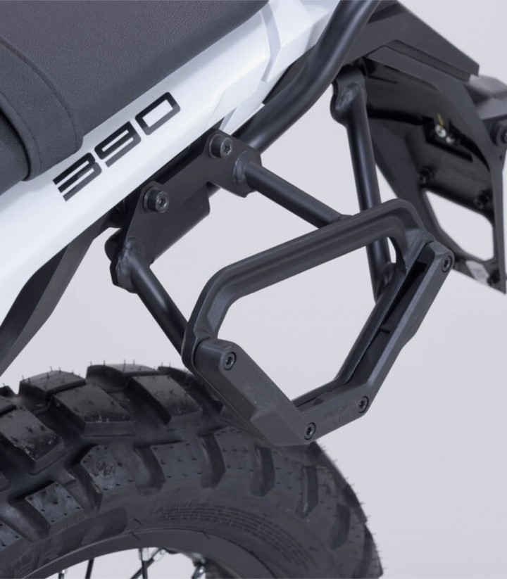 Soporte Lateral Izquierdo V-LOC KTM 250 / 390 Adventure, 125 / 390 SMC R / Enduro R (25) SW-MOTECH VMC.04.417.10000 VMC.04.41...