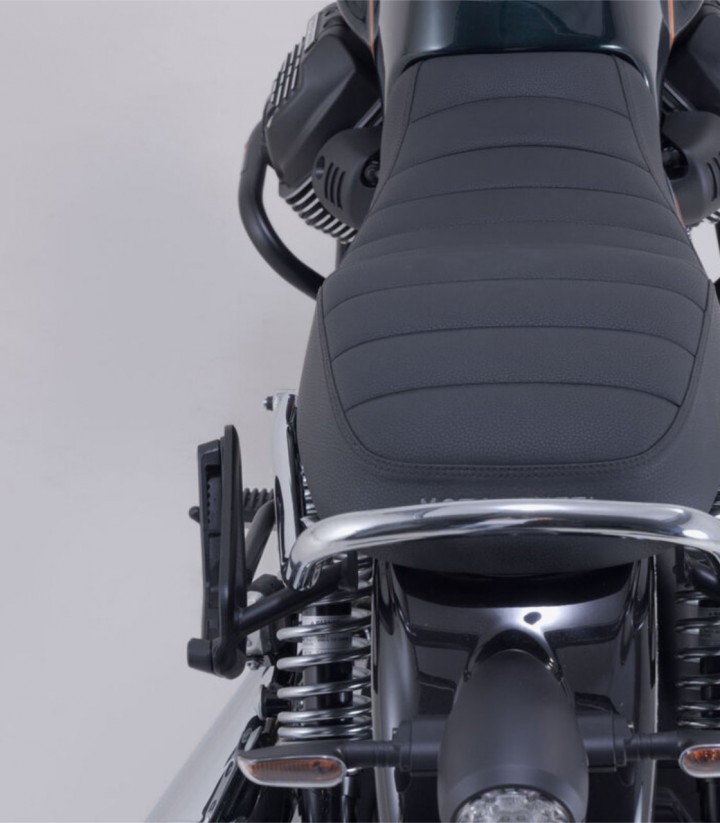 Soporte Lateral Izquierdo V-LOC Moto Guzzi V7 IV (20-25), V7 (25) SW-MOTECH VMC.17.847.10000 VMC.17.847.10000