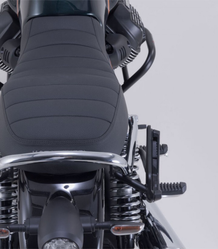 Soporte Lateral Derecho V-LOC Moto Guzzi V7 IV (20-25), V7 (25) SW-MOTECH VMC.17.847.11000 VMC.17.847.11000