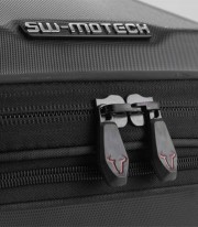 Maleta Superior con Soporte URBAN ABS Negro 16-29 L Honda CL500 (22 / 24) SW-MOTECH GPT.01.086.60000/B GPT.01.086.60000/B